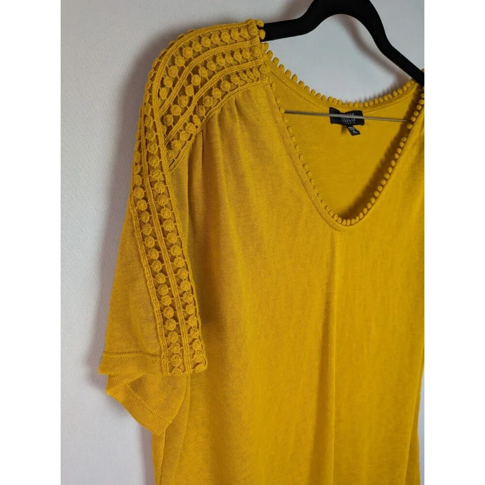 Modern Canvas Top Sz XL Gold Yellow Scalloped Lace Detail Short Sleeve Shirt